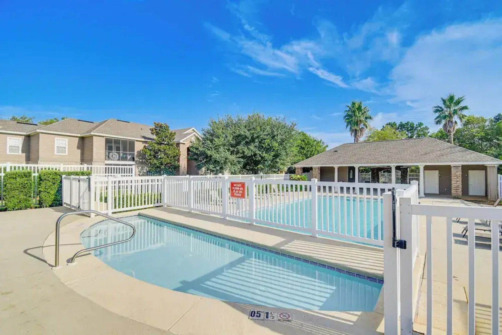 Snowbirds Welcome: Foley Condo w/ Pool Access