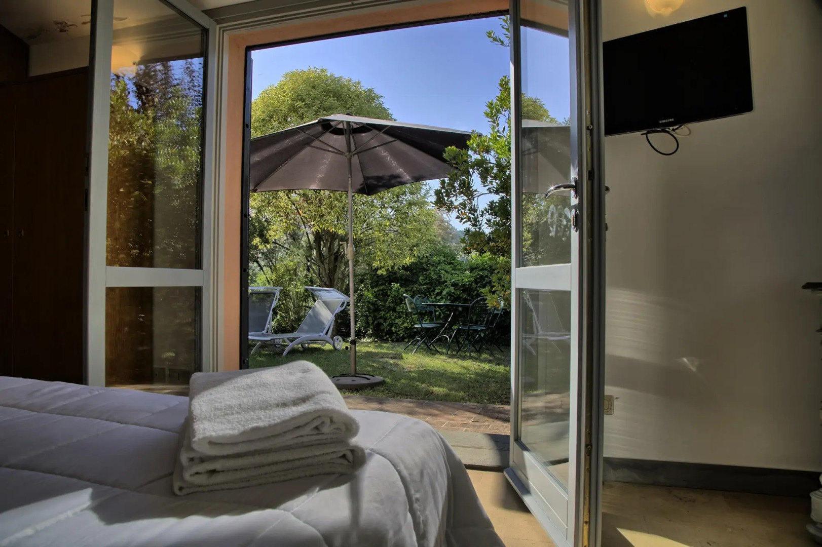 Villa Glicini - delightful cottage with pool