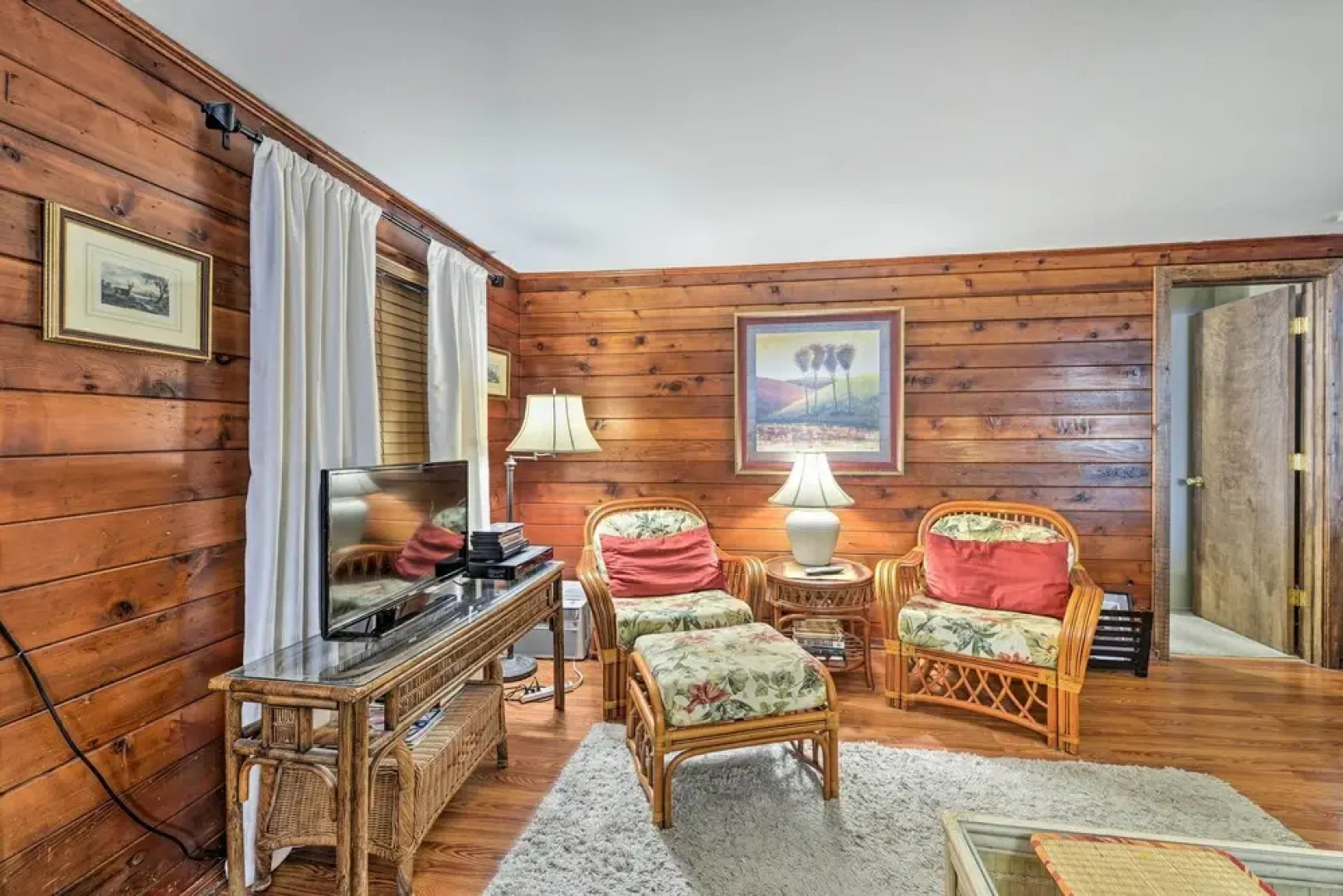 Seaside Park Apt: Outdoor Shower, Walk to Beach!