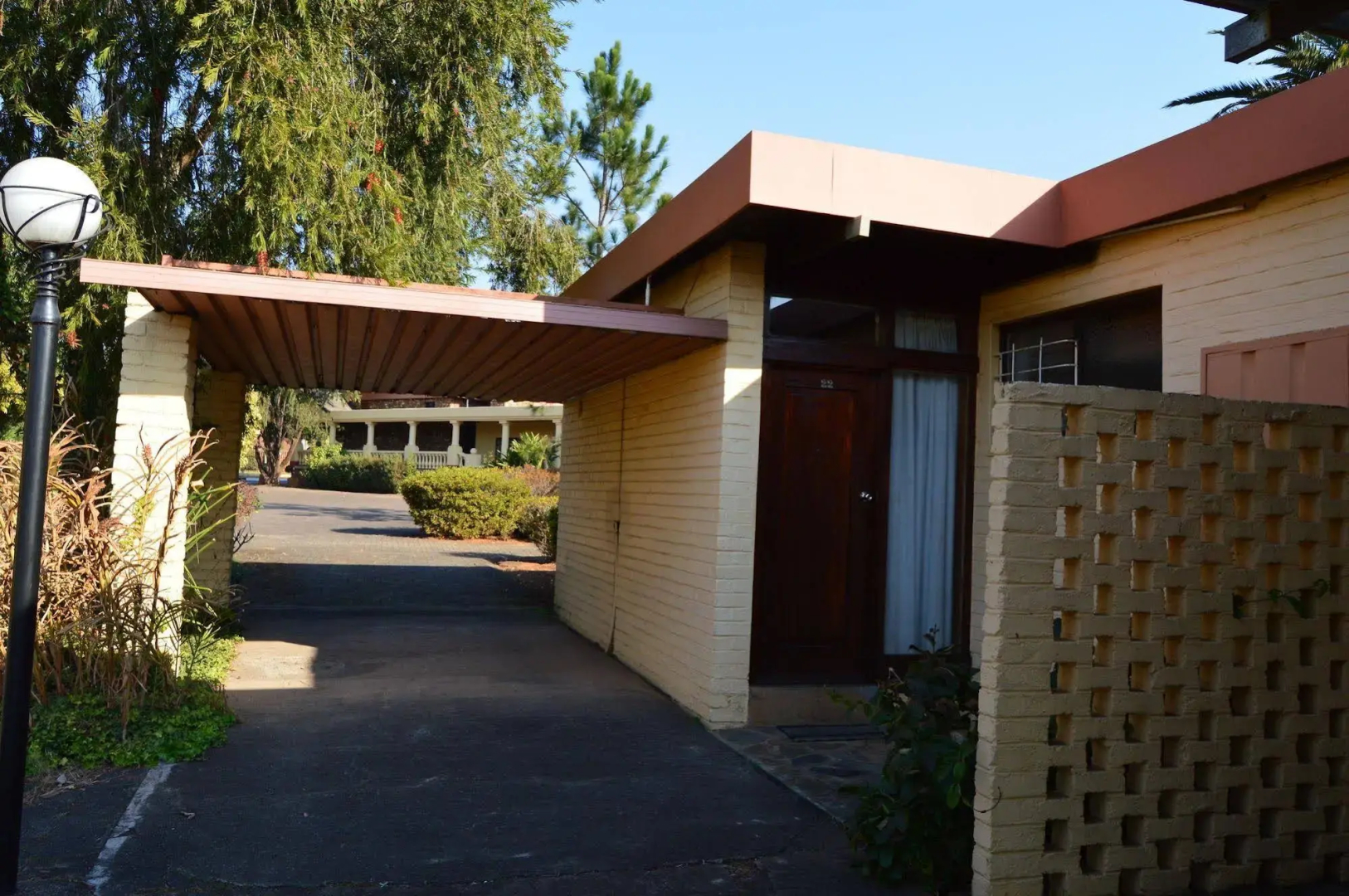 Floreat Riverside Lodge and Spa