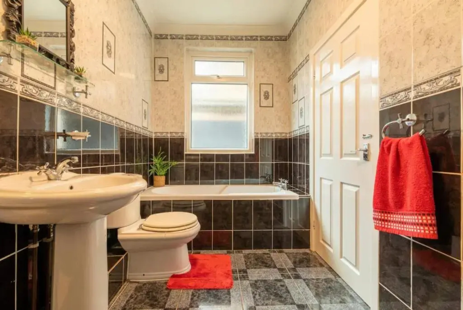 Shelley’s Seaside Stay (Garden/ Double Drive)