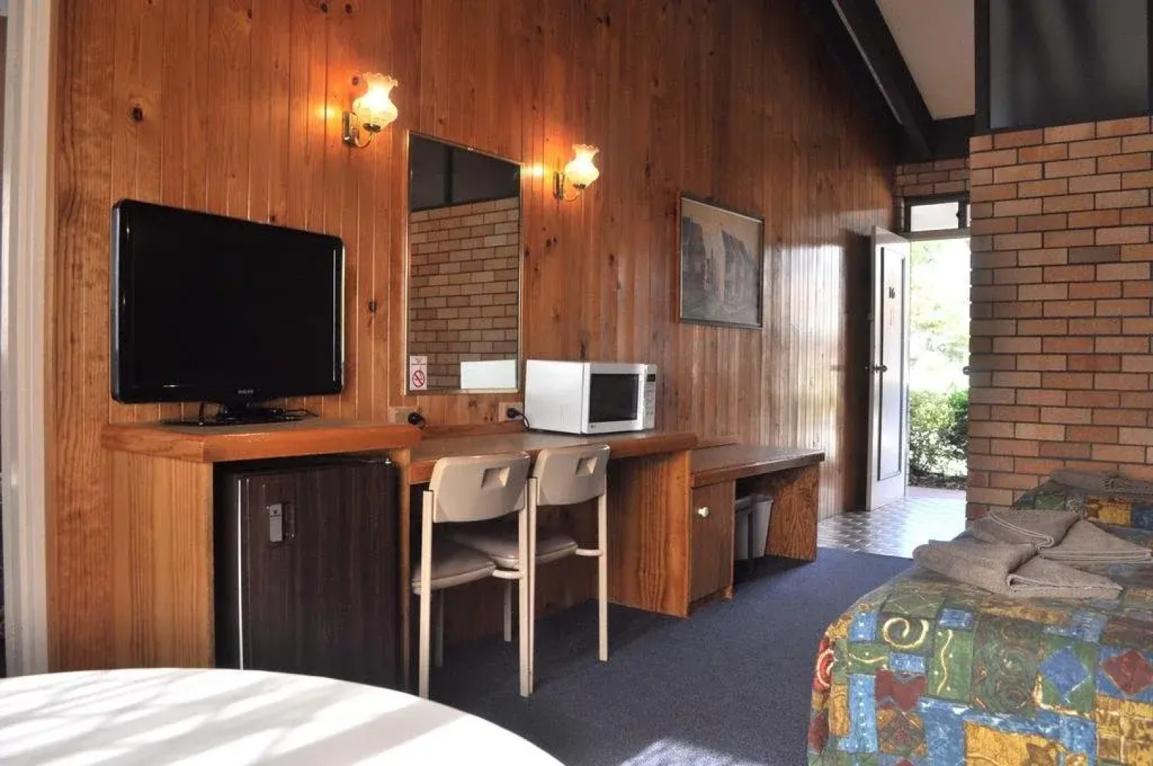 All Travellers Motor Inn