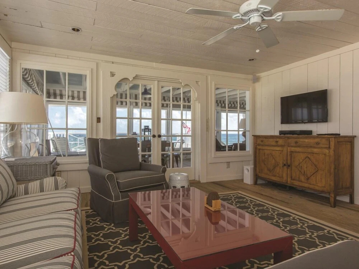 Aunt Pattie's Cottage by Youngs Suncoast