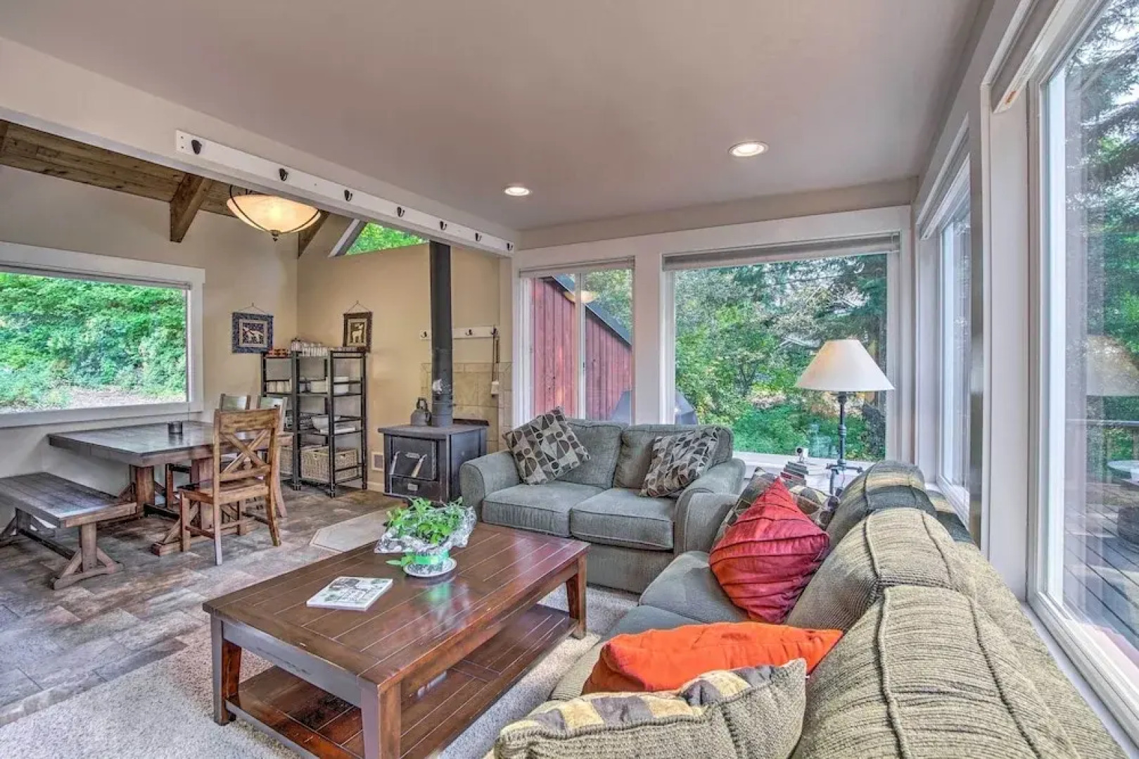 Peace in the Pines: Cle Elum Cabin w/ Trail!