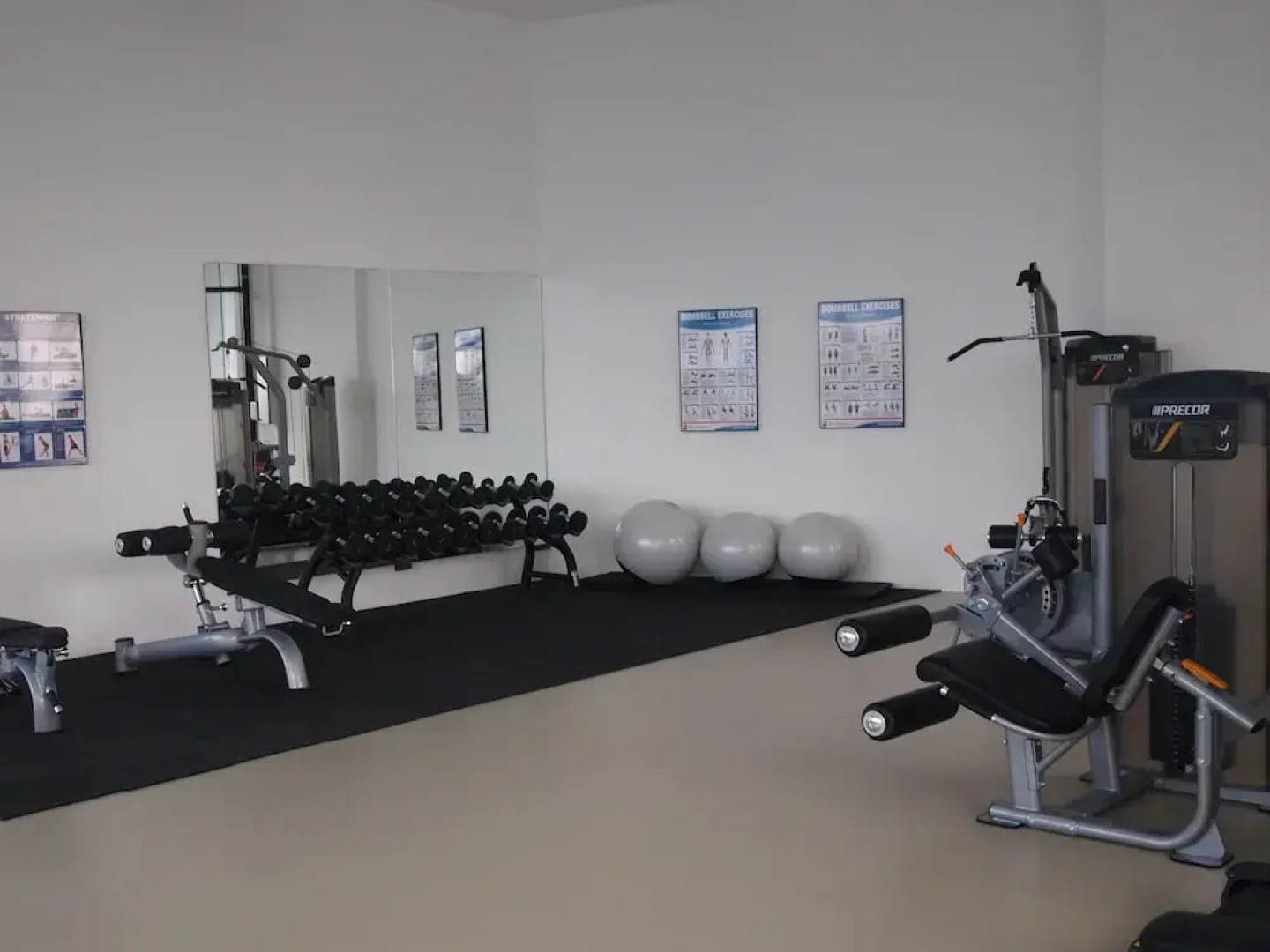 Almas Puteri Harbour by Oca Host