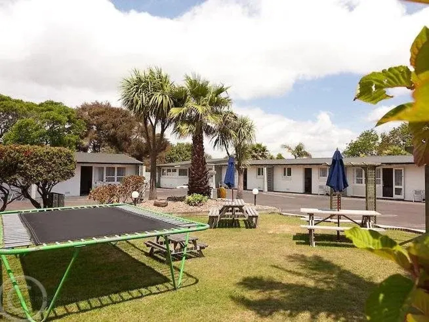 18th Avenue Thermal Motel