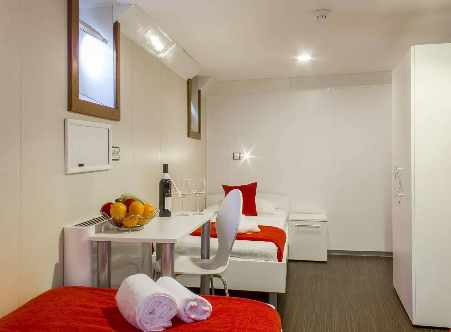 Botel Marina - Hostel