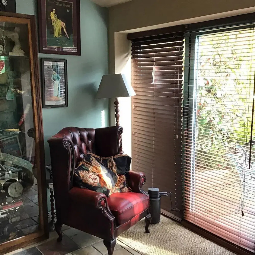 1940s Riverside Apartment