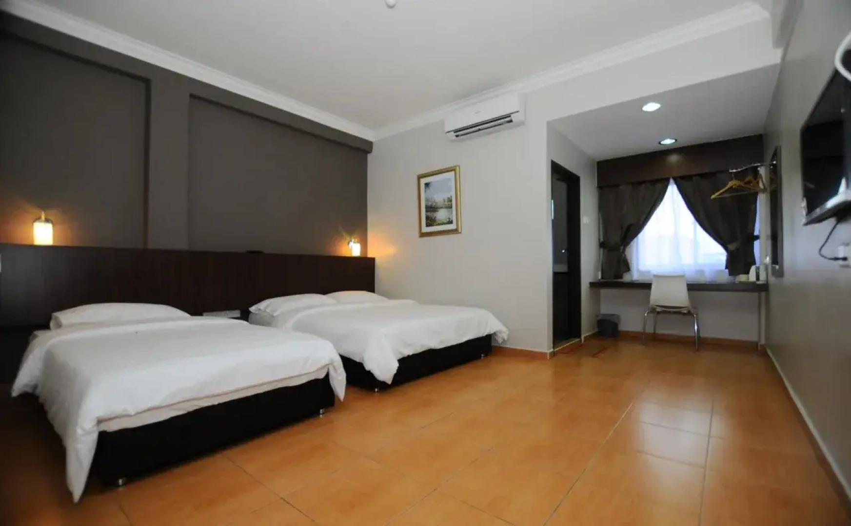Ailang Hotel