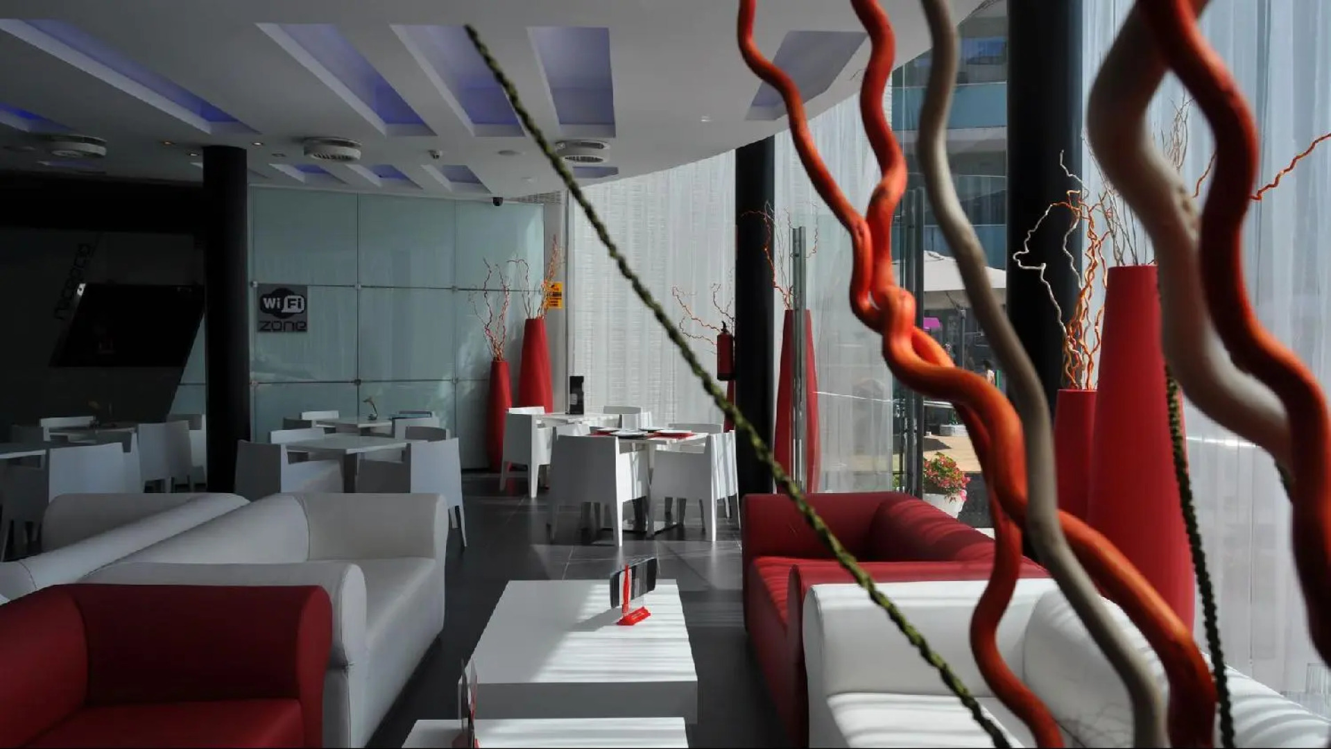 Apolo Suites Rentalmar