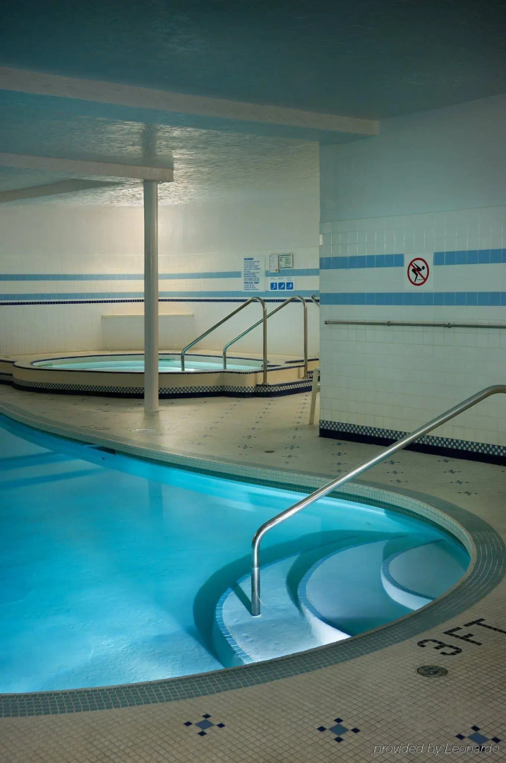 Royal Scot Hotel & Suites