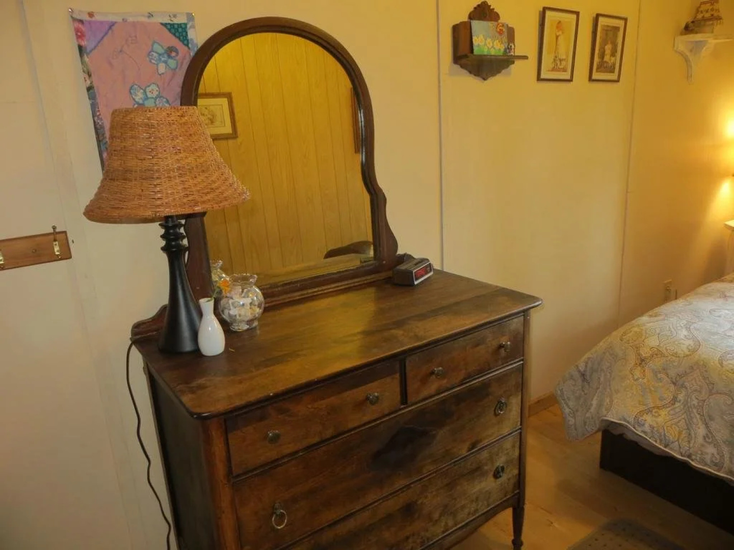 Raylia Cottage