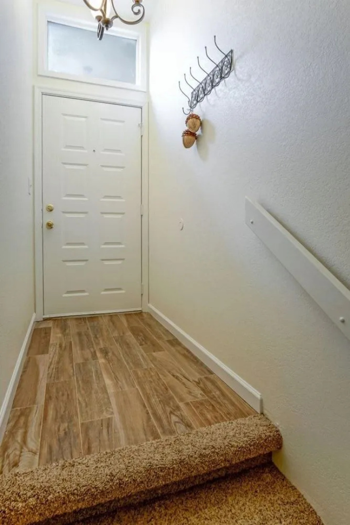 Trendy Country Club Condo