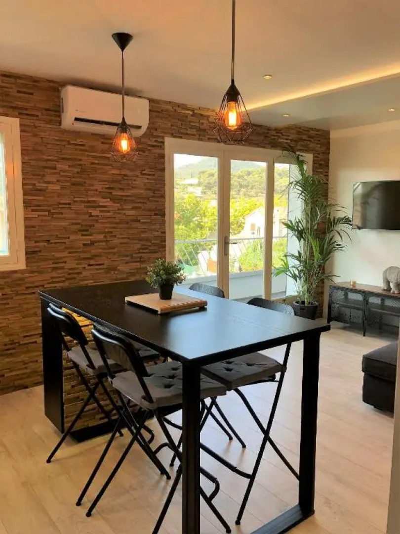 Confort et Décoration Soignée à Carqueiranne