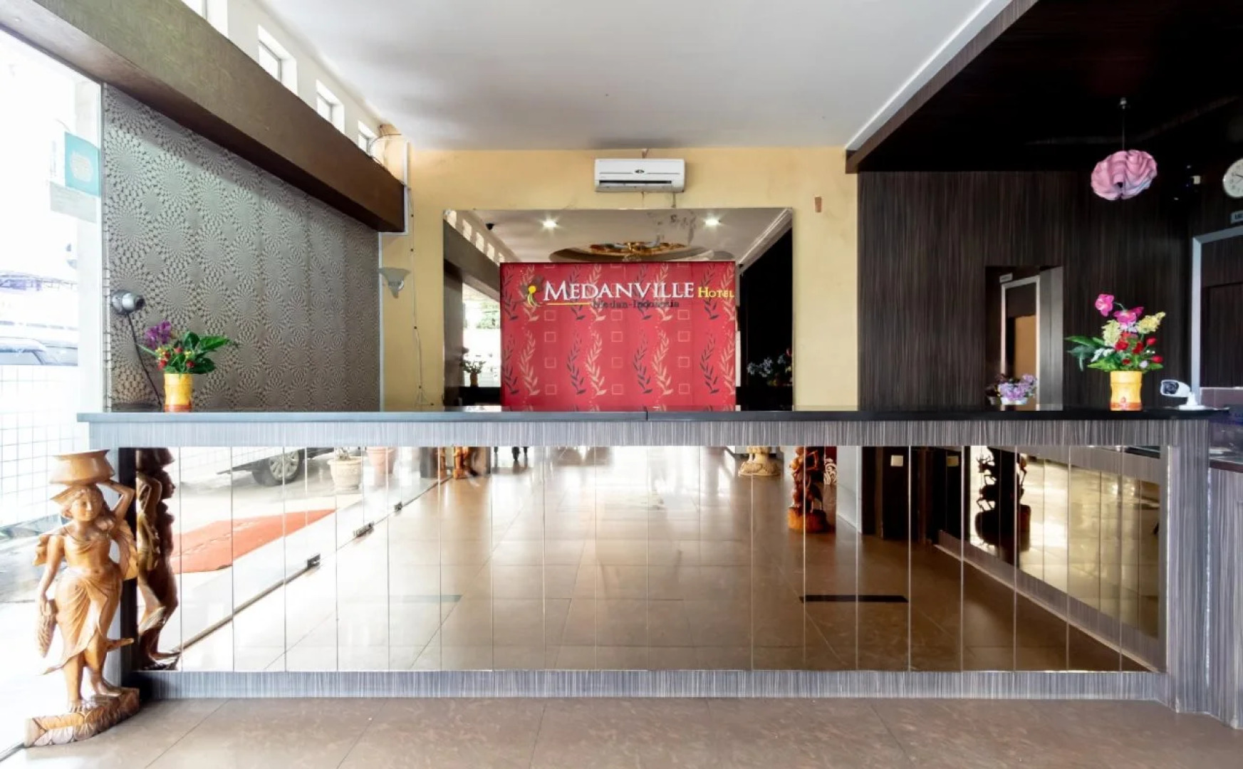 Capital O 2023 Medan Ville Hotel