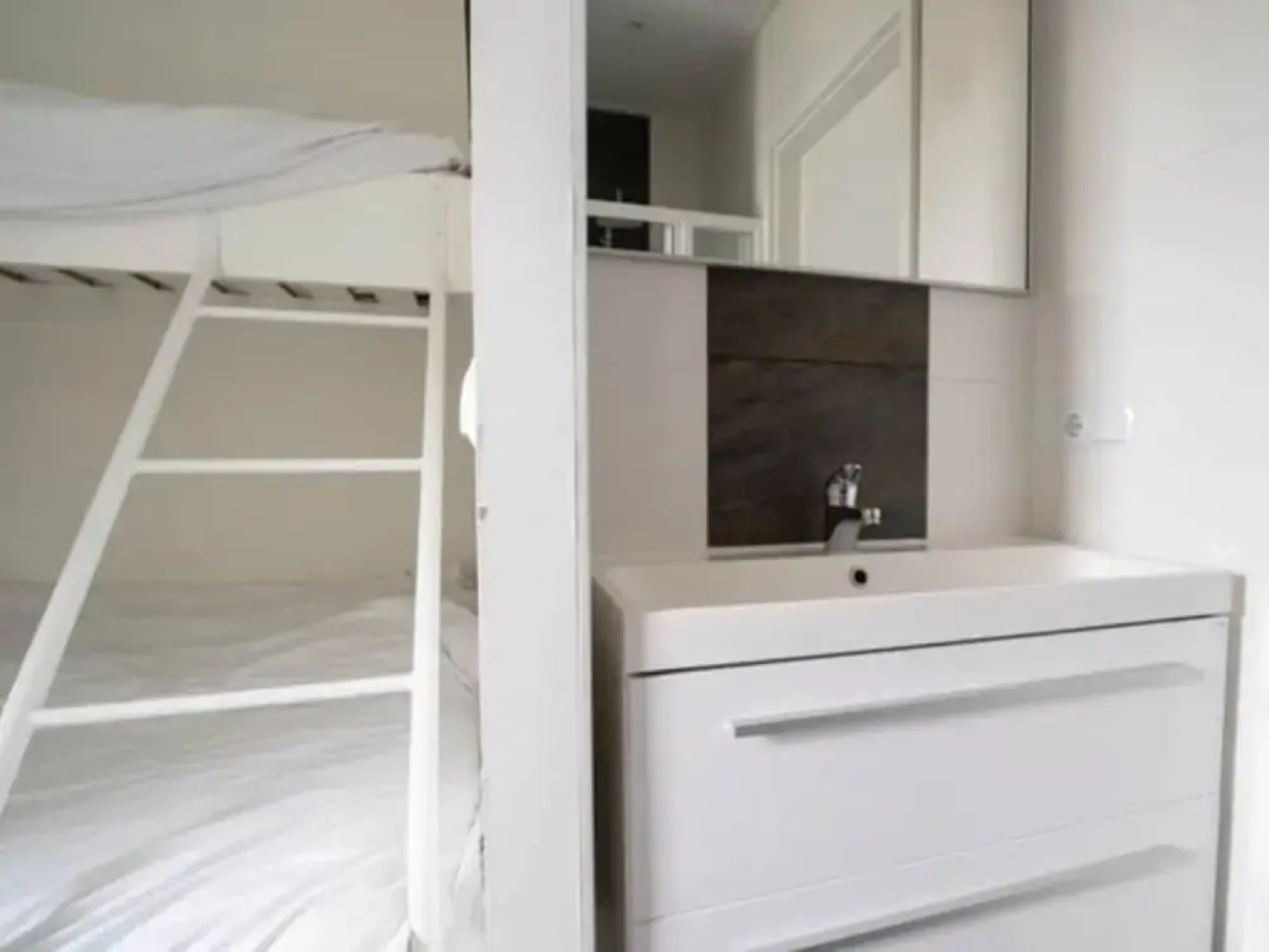 Well-kept Chalet on the Water