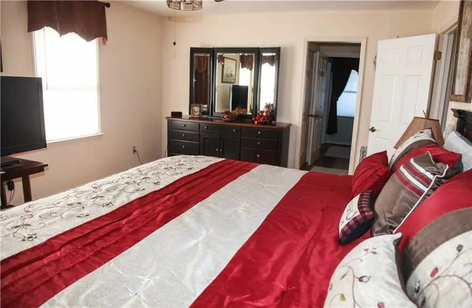 Hold Your Horses - 3 Bedroom Home