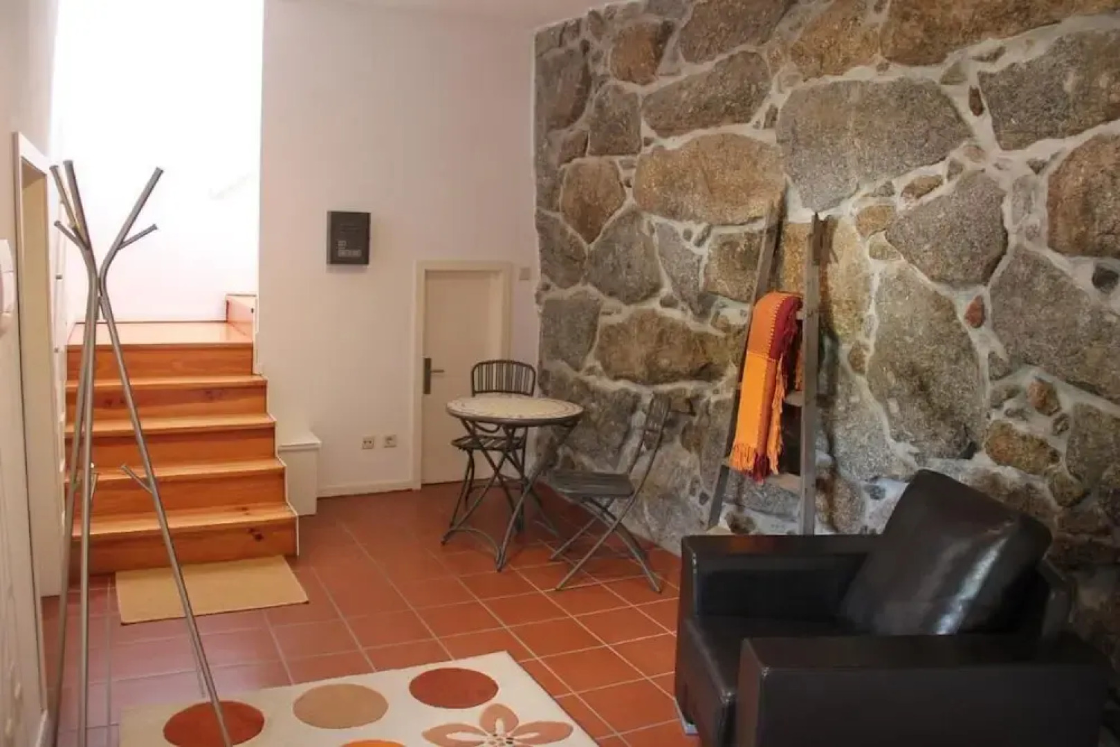 Charming Holiday House in Bairros Portugal With Mountain Views