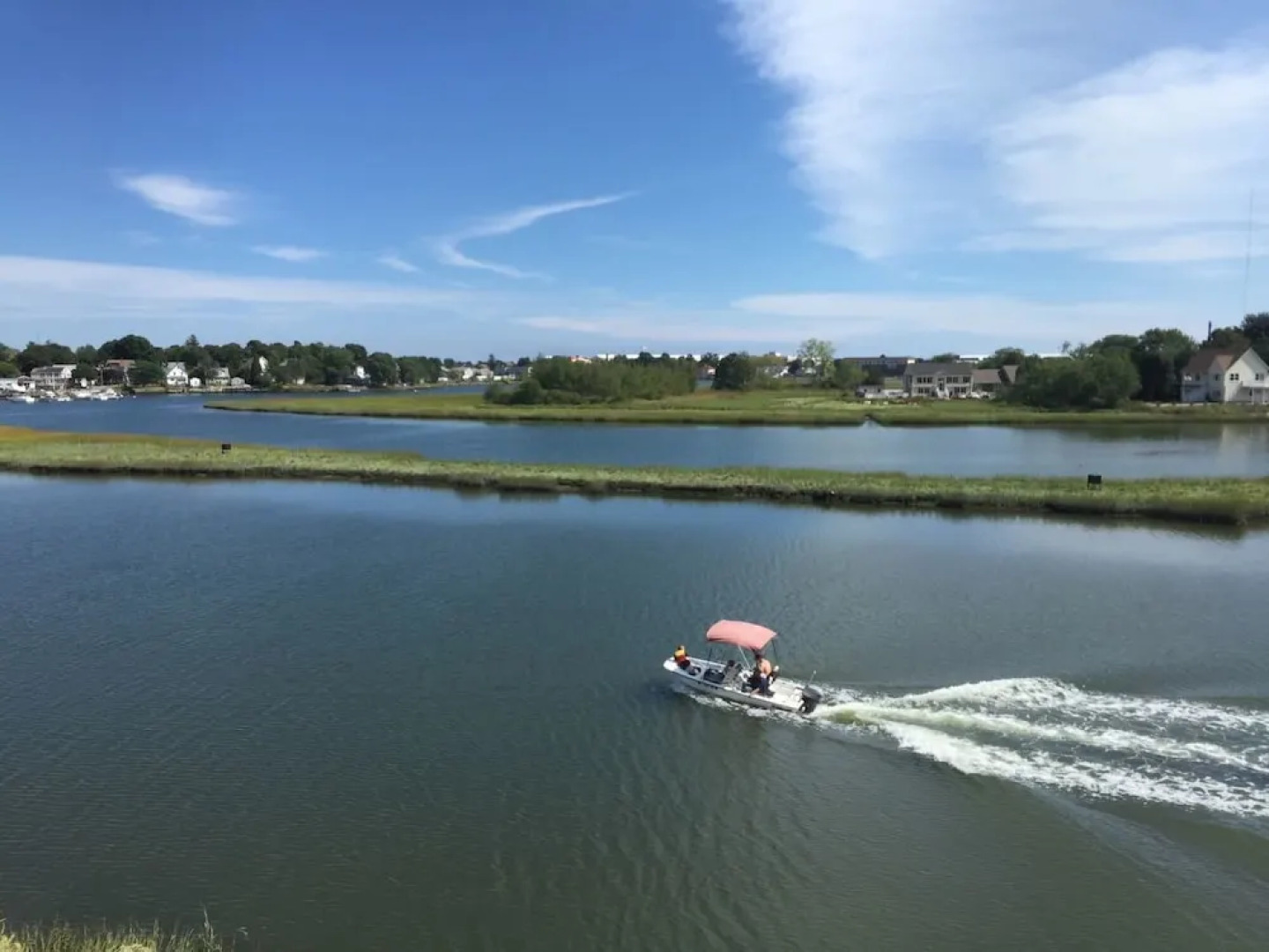 Rooms in Family House in Salem Boston