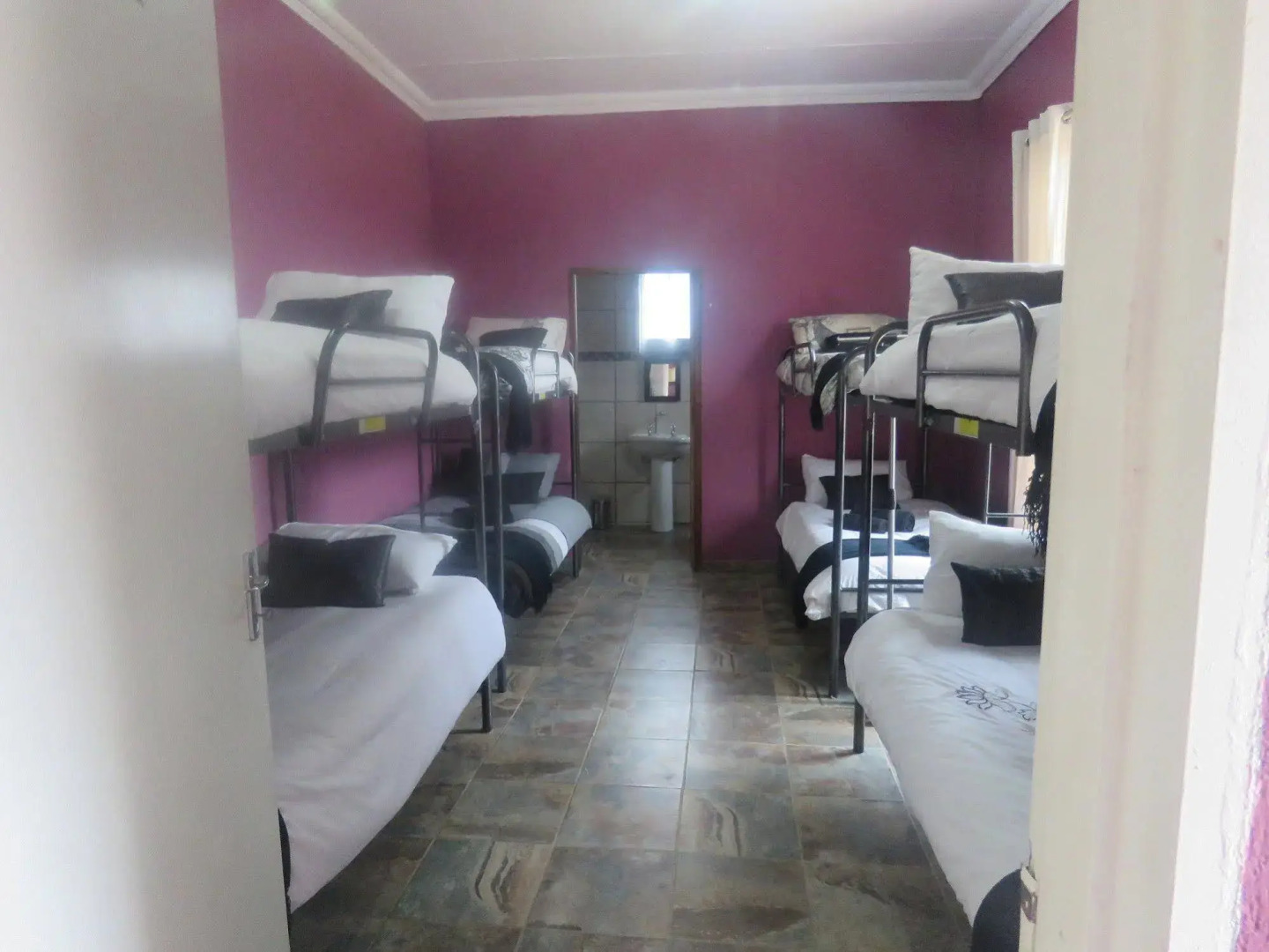 Swartberg Backpackers