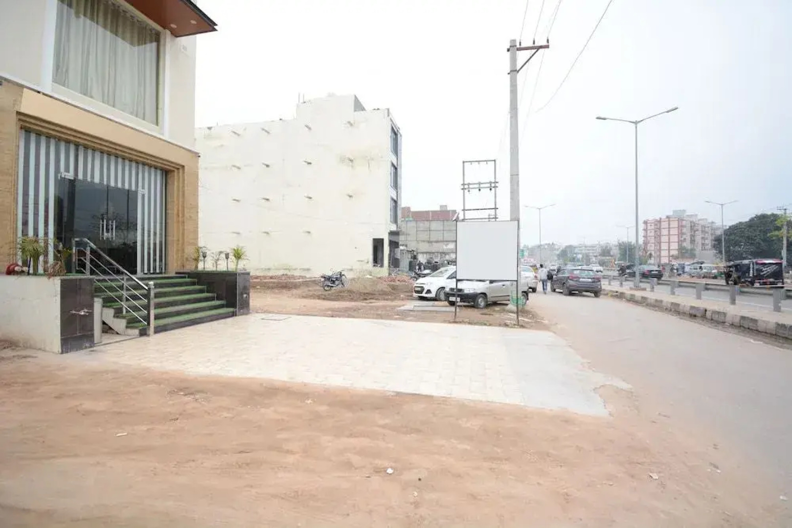 OYO 28282 Hotel J J Crown