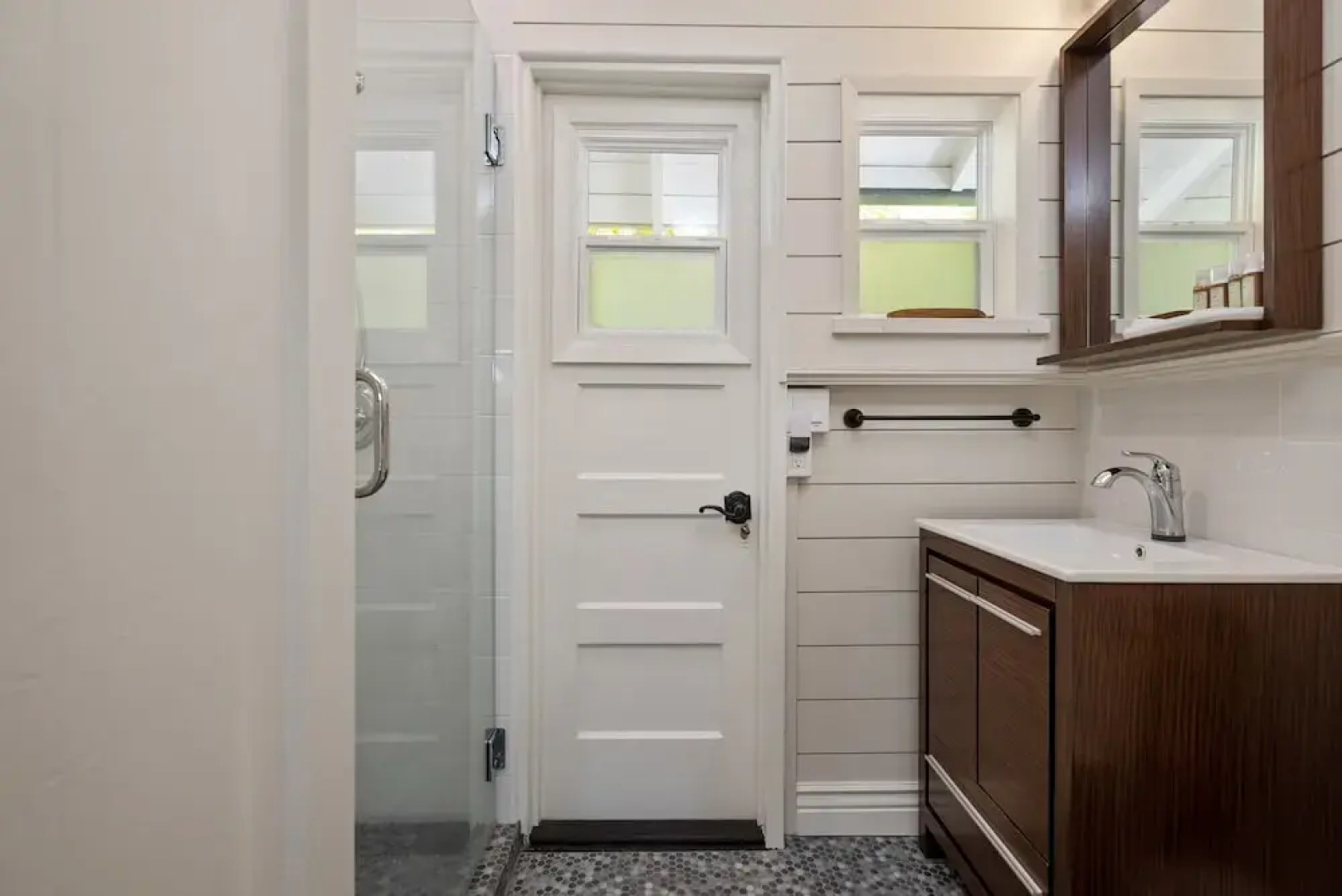 Hale Oahu Estate by Avantstay Kailua Beachfront Estate w/ Guest House