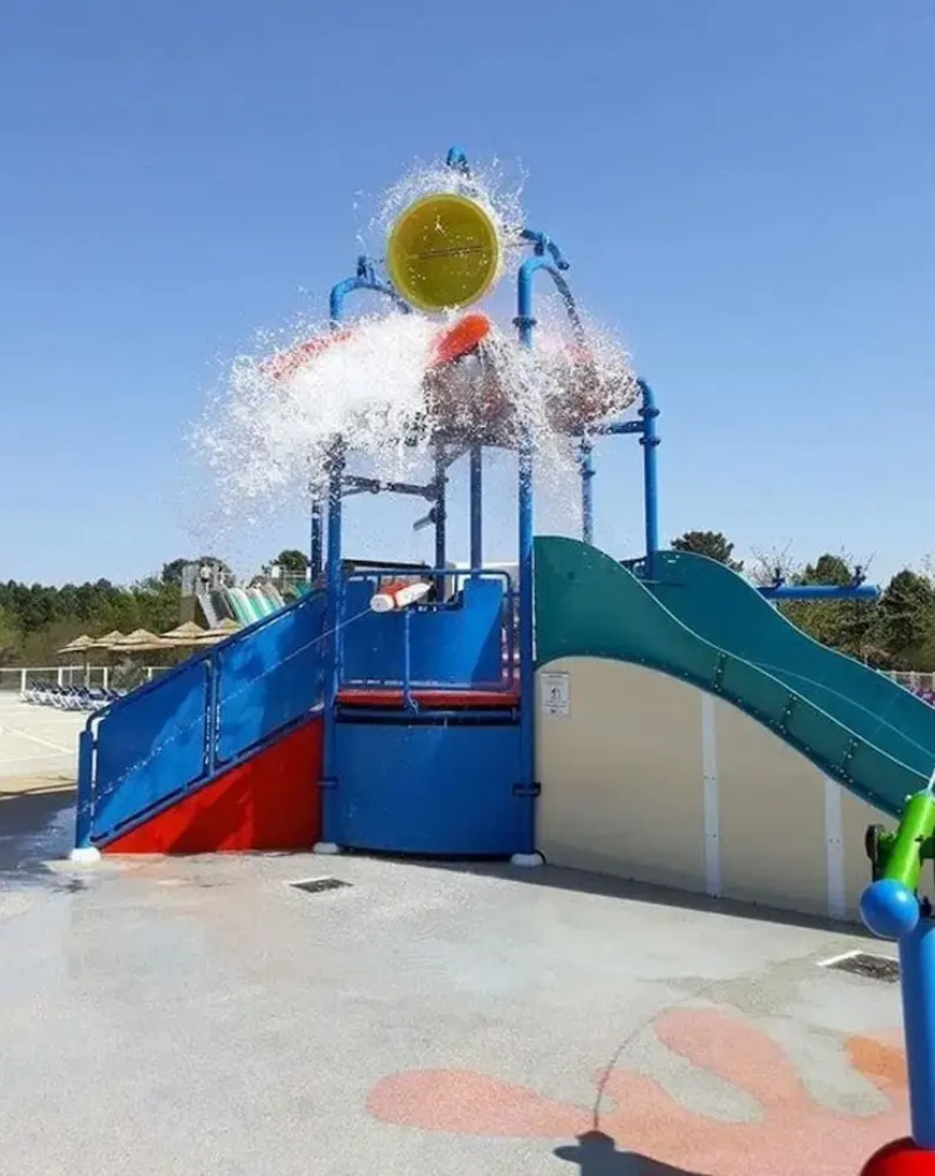 Property With 3 Bedrooms in Saint-julien-en-born, With Pool Access and Furnished Terrace - 4 km From the Beach