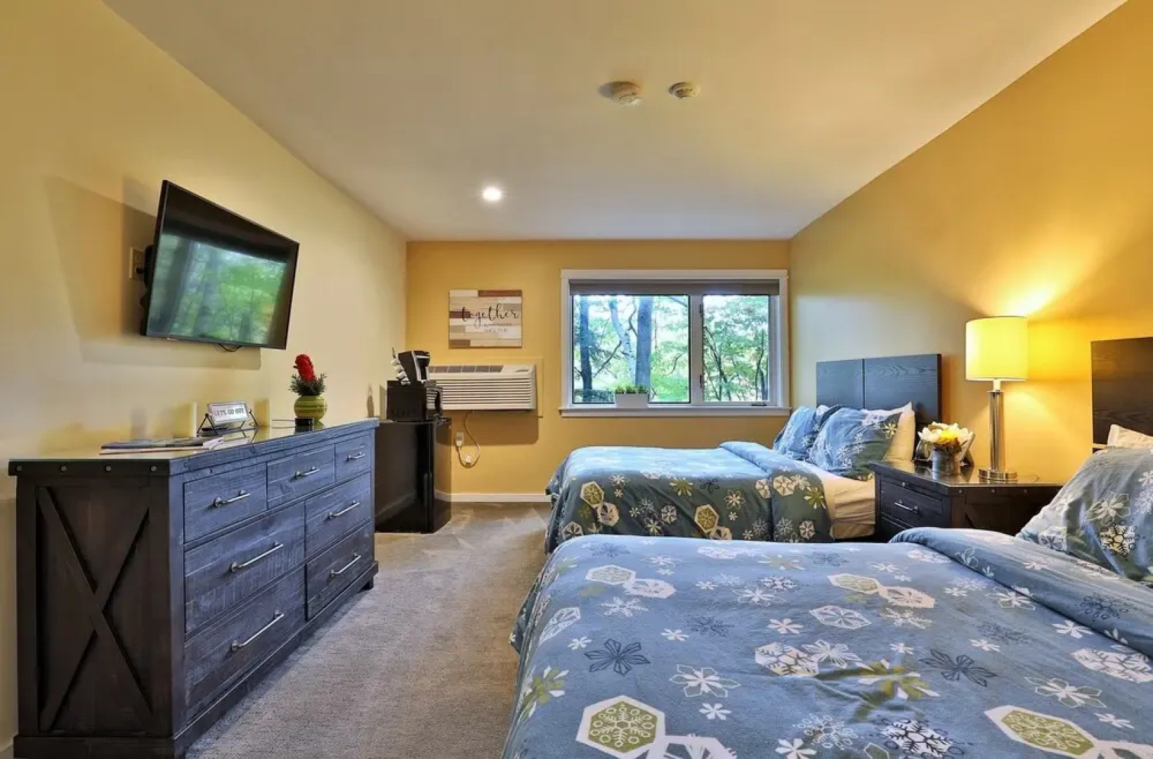 The Grande Suite at Killington: Sleeps 10 Guests, Close to Mountain!