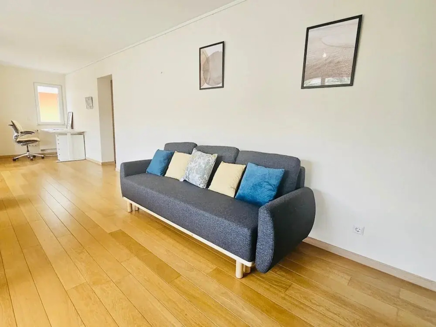 Two bedrooms with parking in Hesperange