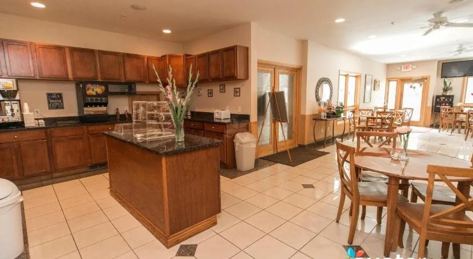 Lake Bluff Inn and Suites