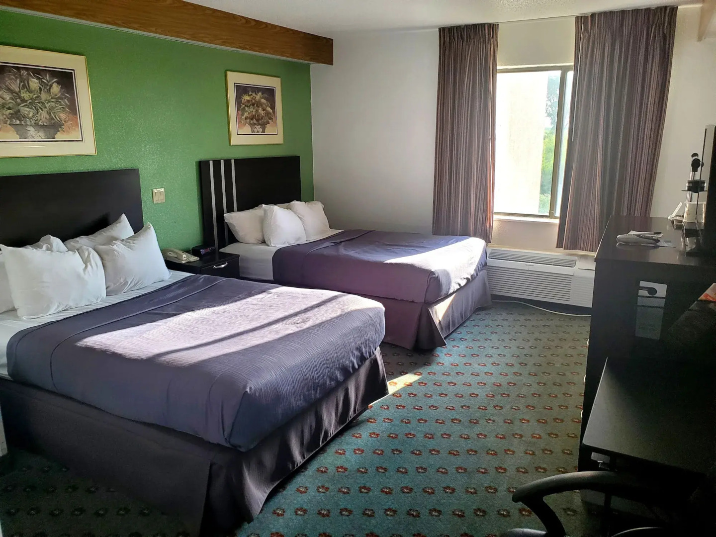 Pleasant Stay Inn & Suites