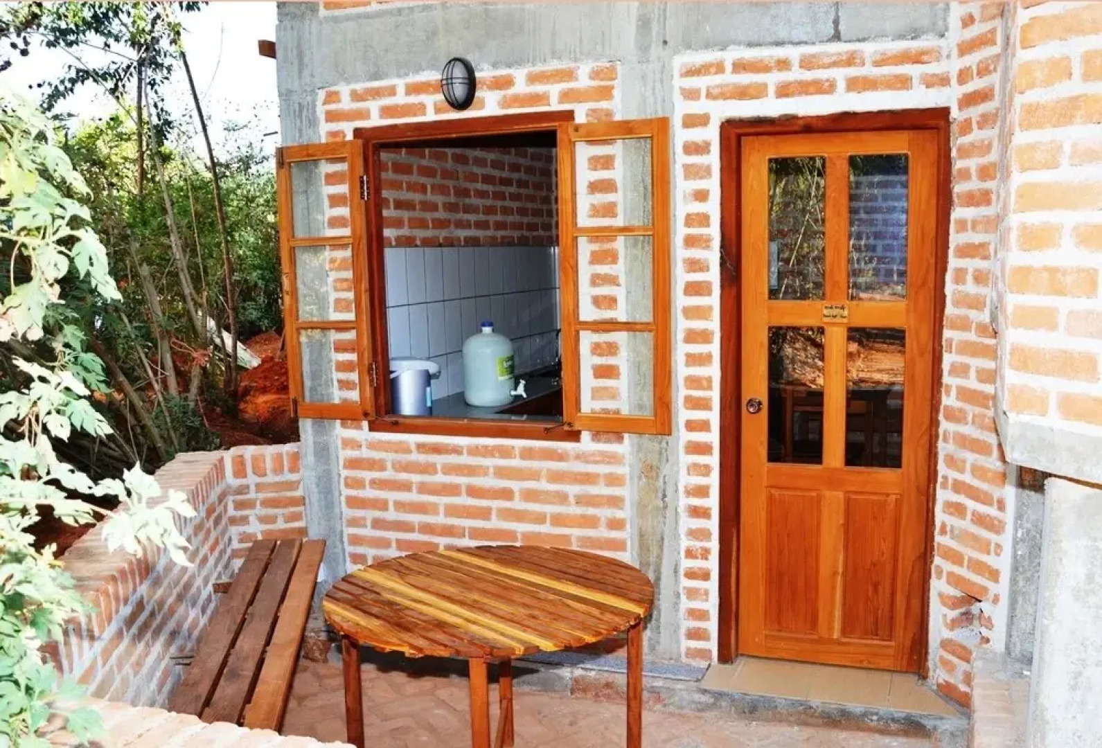 Thitaw Lay House B & B