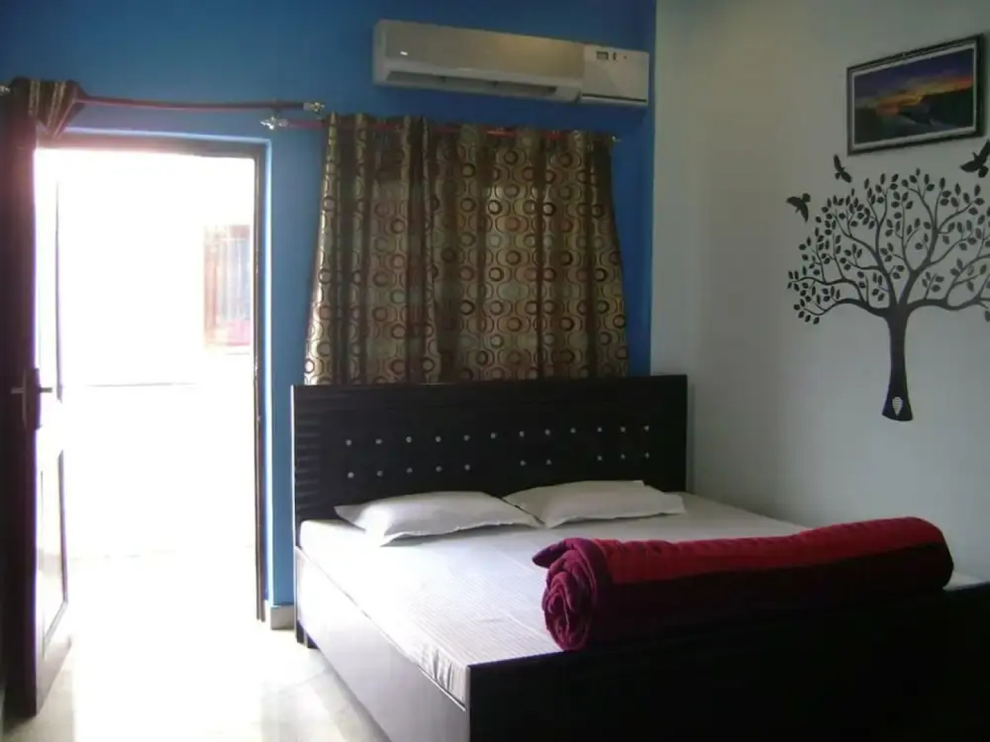 BlueStays Hostel
