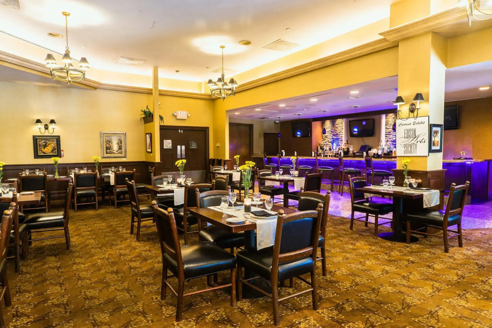 Crowne Plaza Edison by IHG