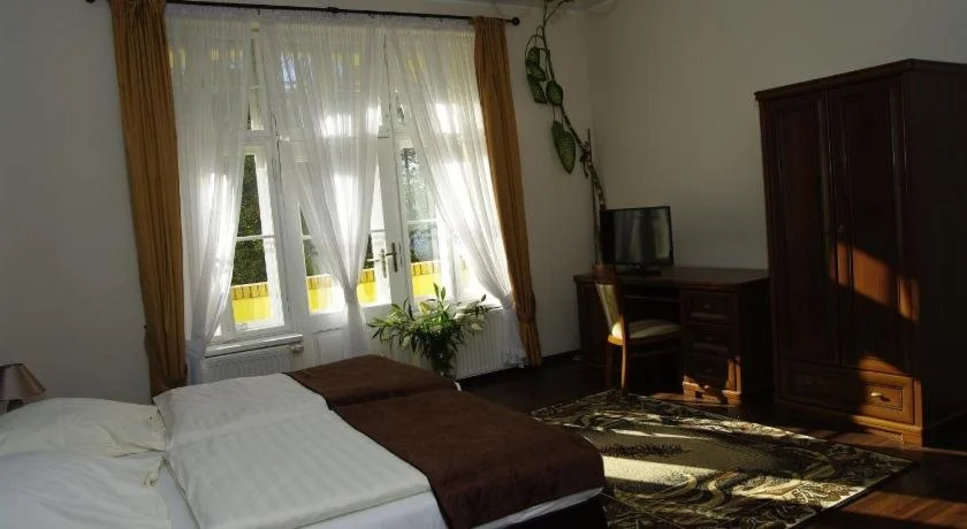 Pensjonat - Restauracja Żółty Domek