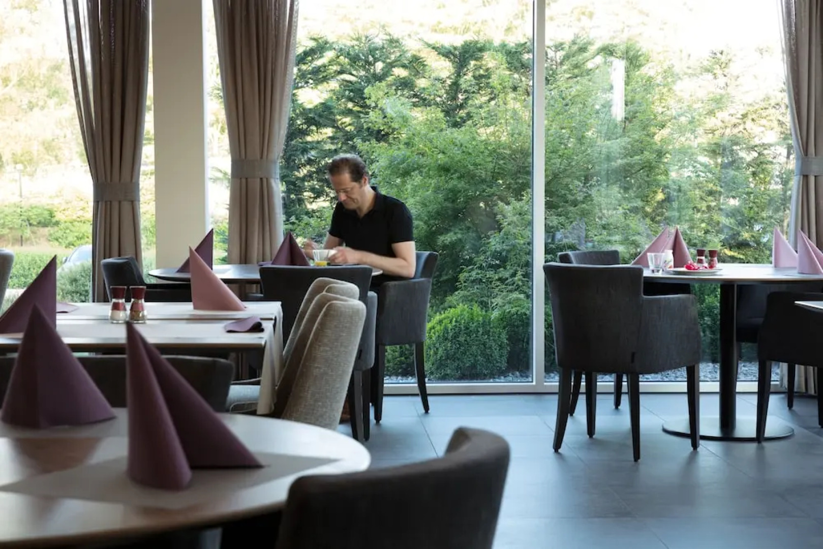 Mezzo Hotel & Business