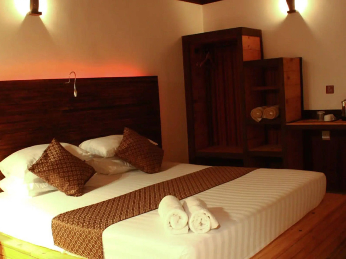 Yonder Retreat Folhudhoo