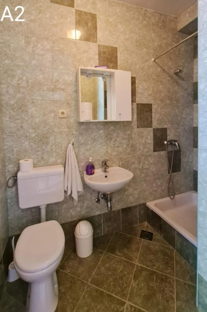 Mir - free parking - SA2(2)