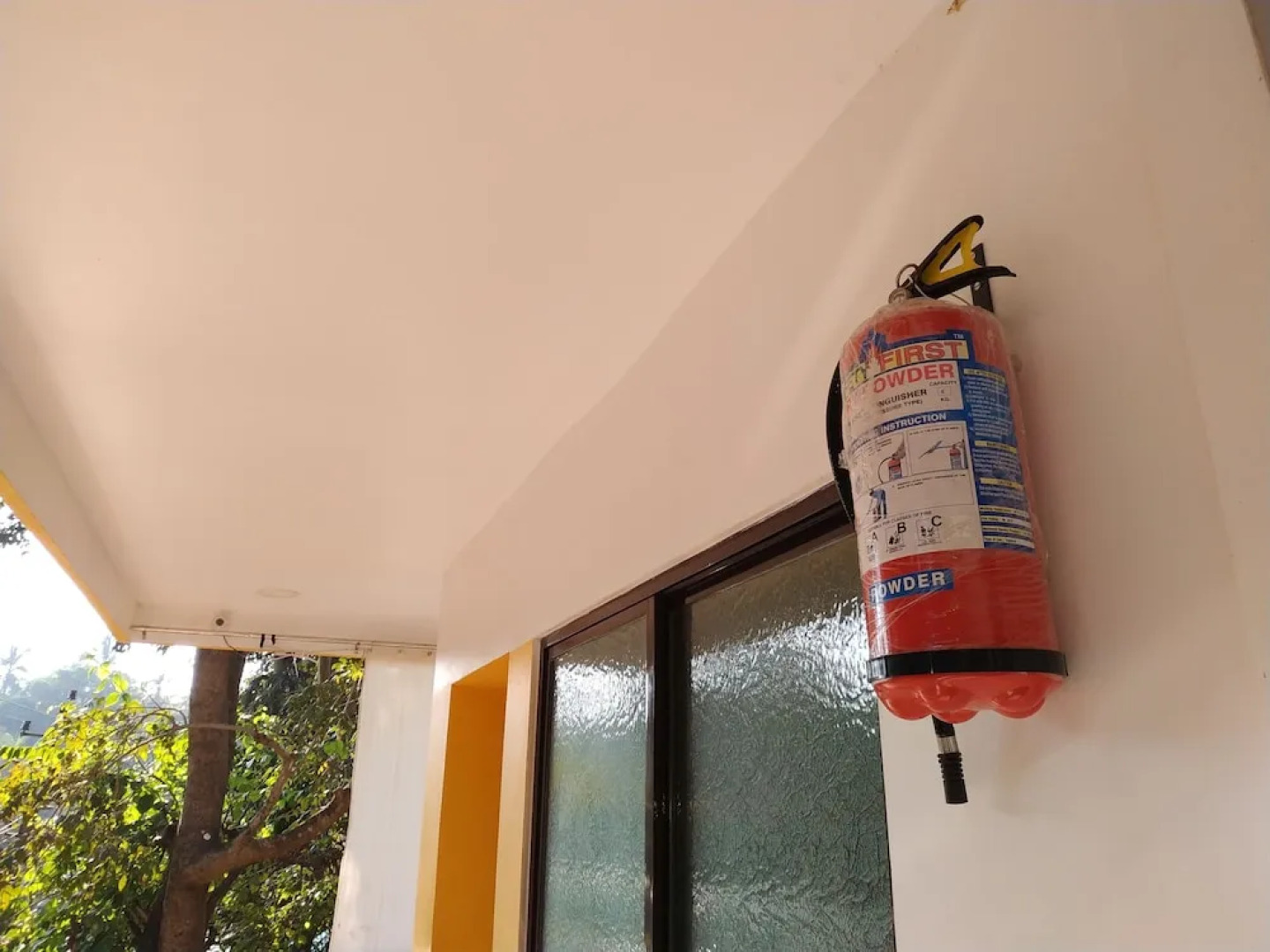 Iroomz Hotel Gananjaya - Hostel