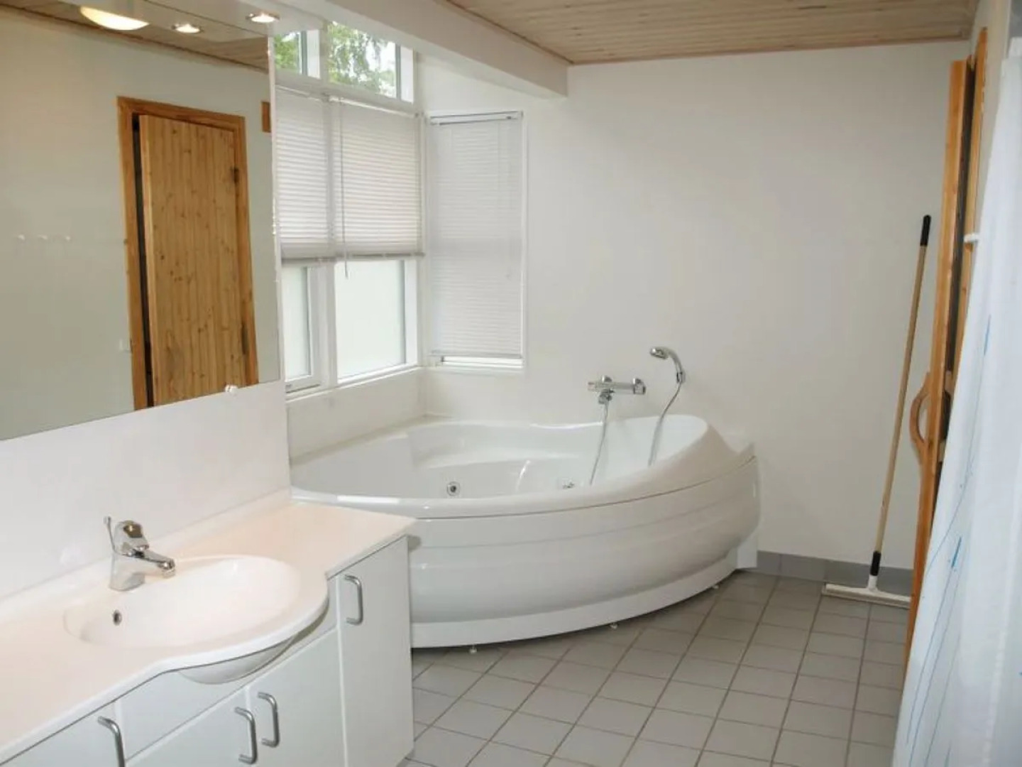 "Jolayna" - 600m from the sea in Bornholm