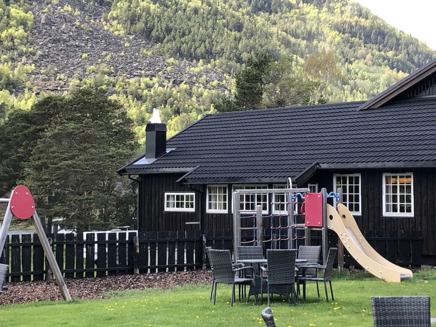 Toftemo Turiststasjon Hytter