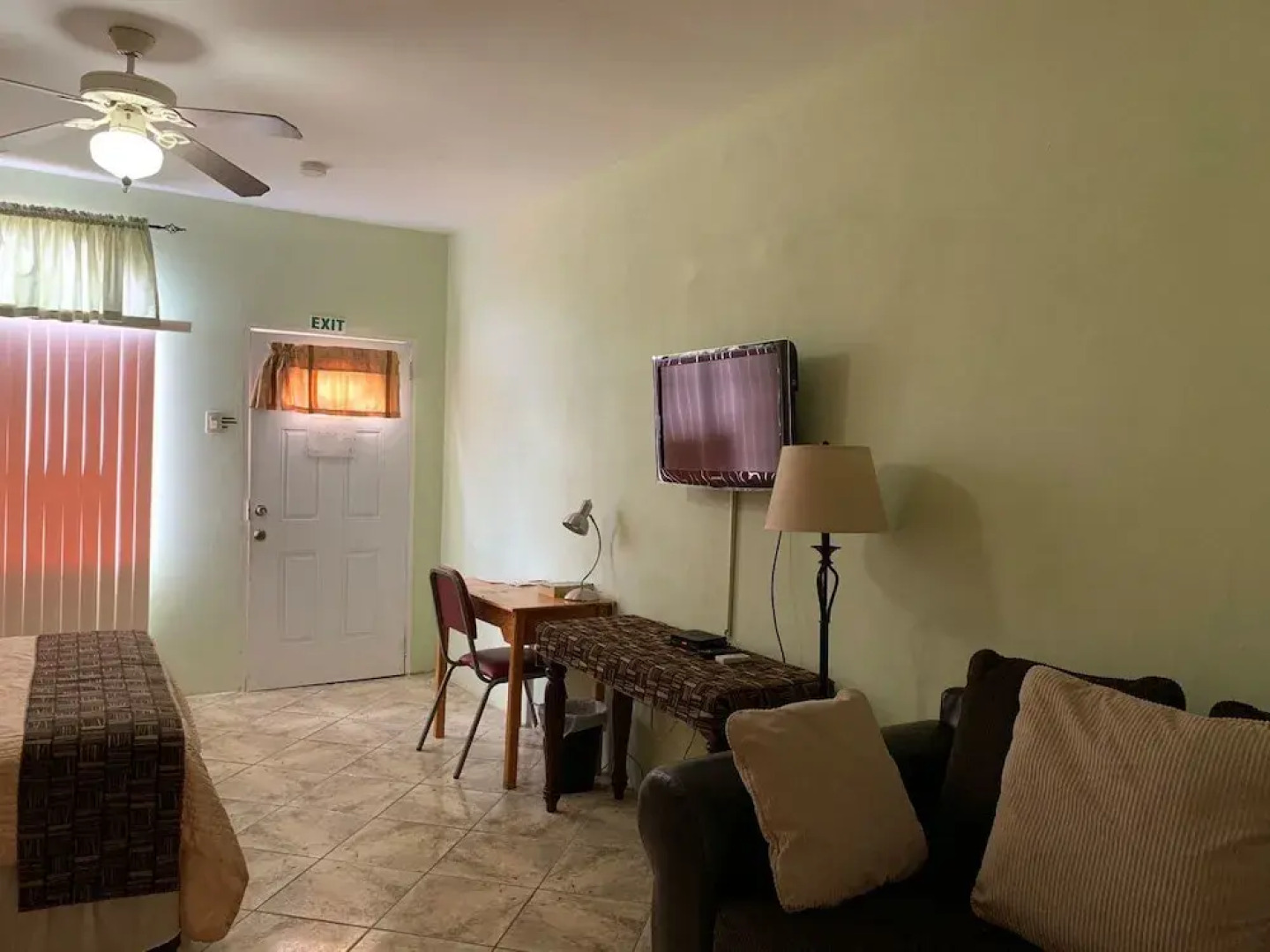 Carolyn's View Guest House