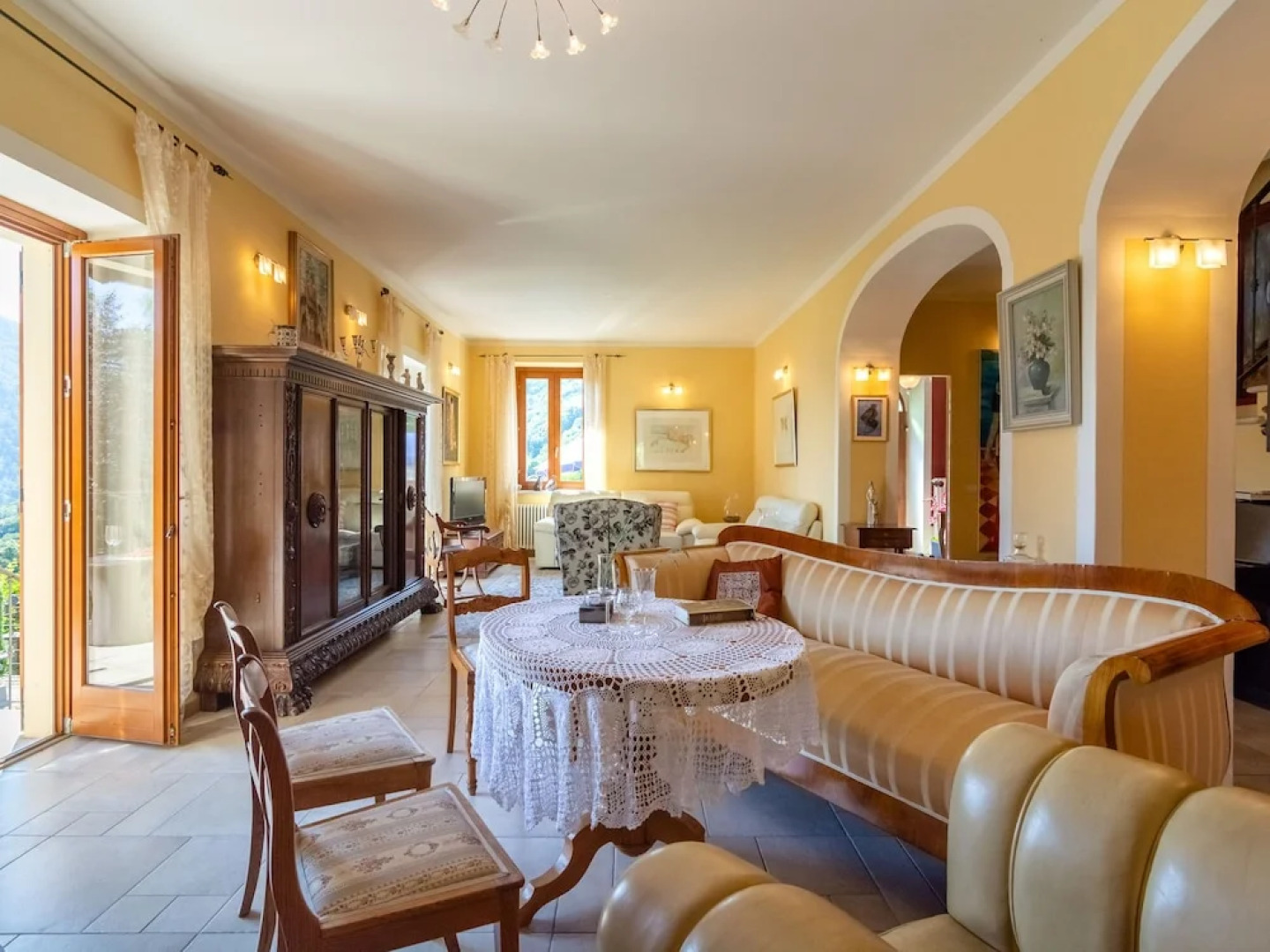 Villa With Private Pool and View of the Lake