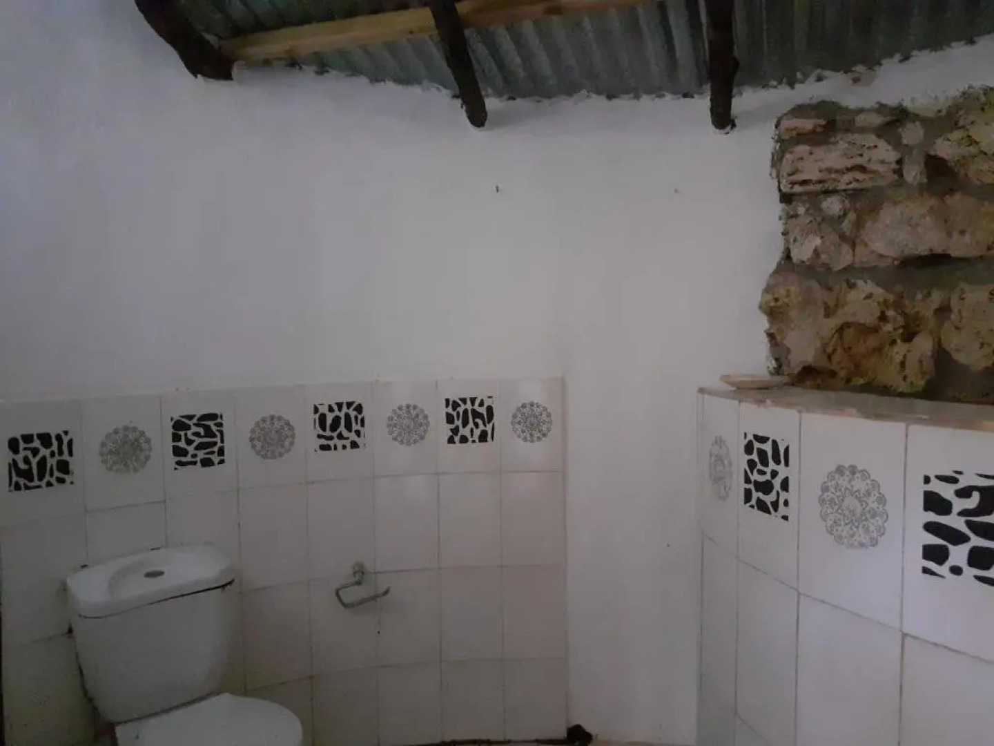 Gecko Nature Lodge & Swahili Divers