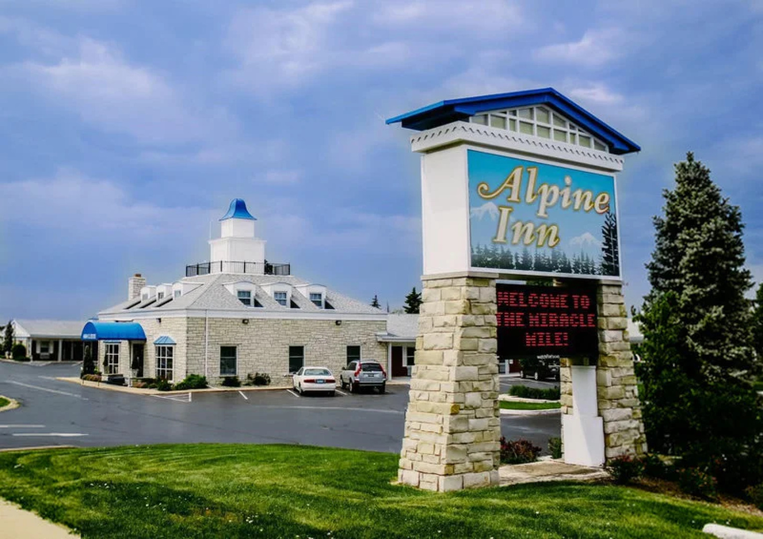 Rockford Alpine Inn and Suites