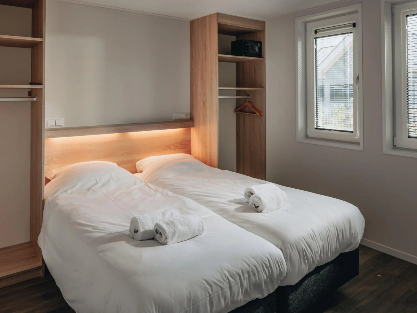 Modern lodge with ir-sauna, 500m from the beach