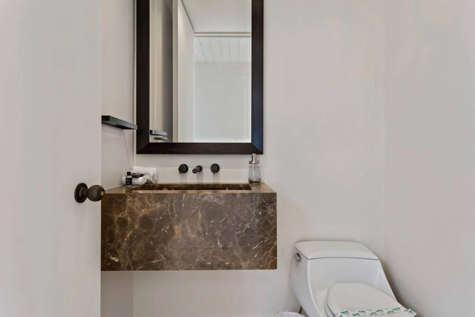 Coastline Villa In Malibu