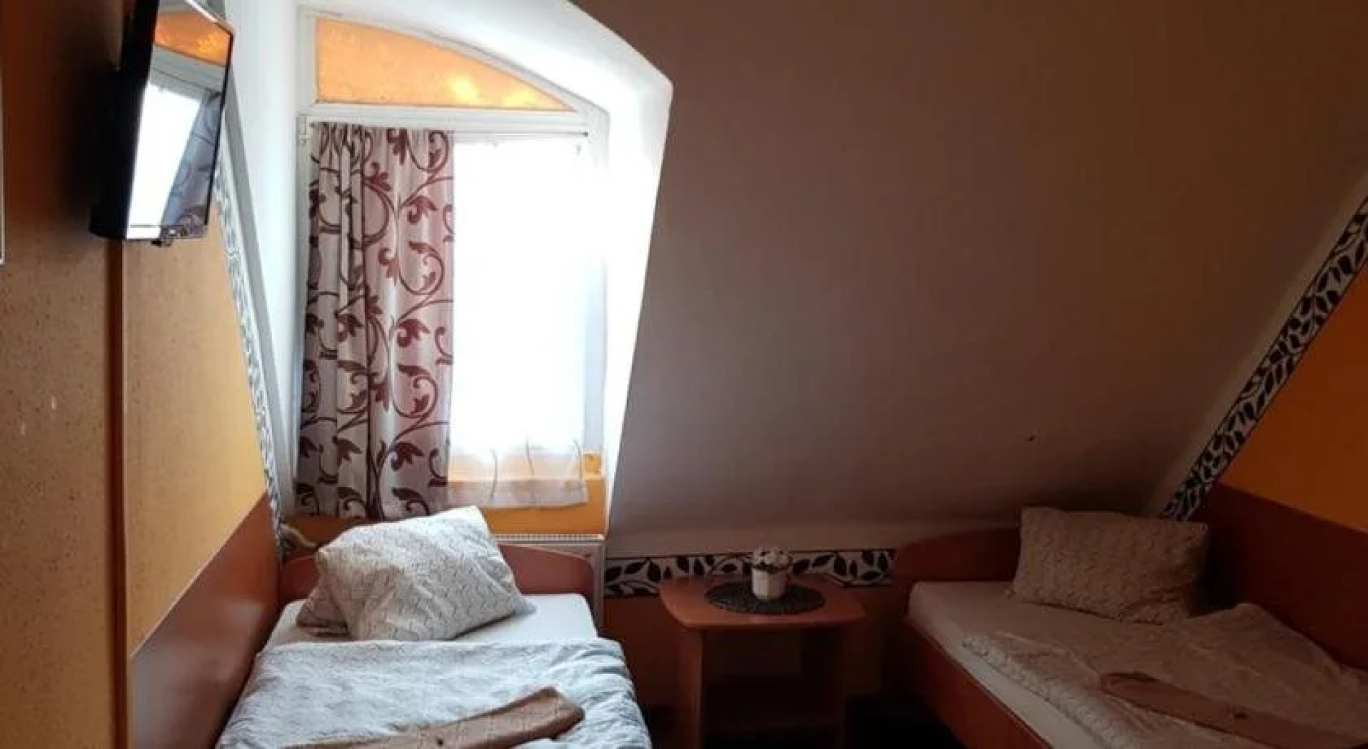 Romantik Étterem - Panzió