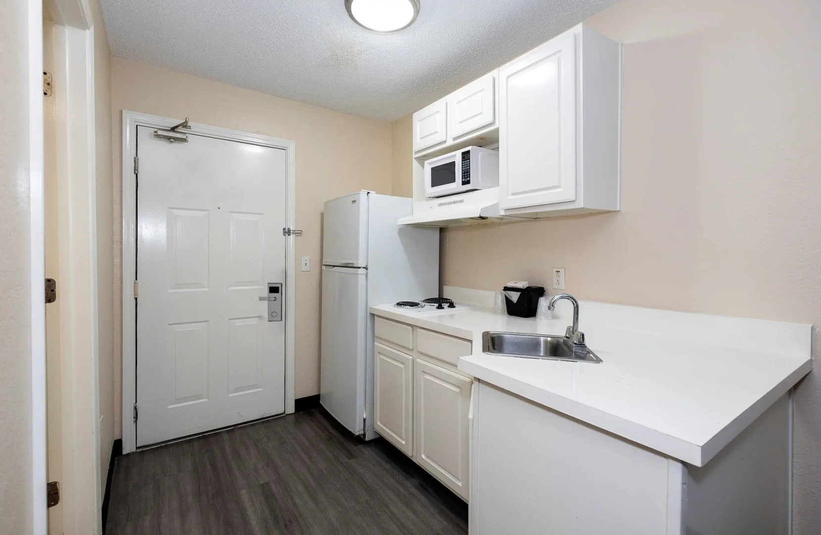 Red Roof Inn & Suites Pensacola - NAS Corry