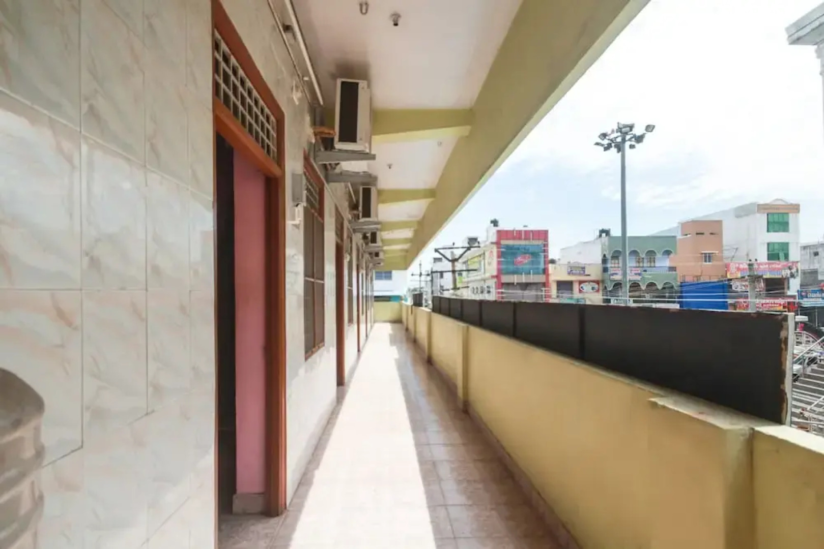 SPOT ON 48806 Sri Jain Lodge